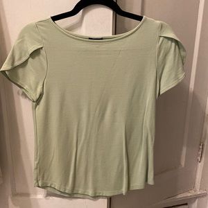 Cute work top with sleeve detail.